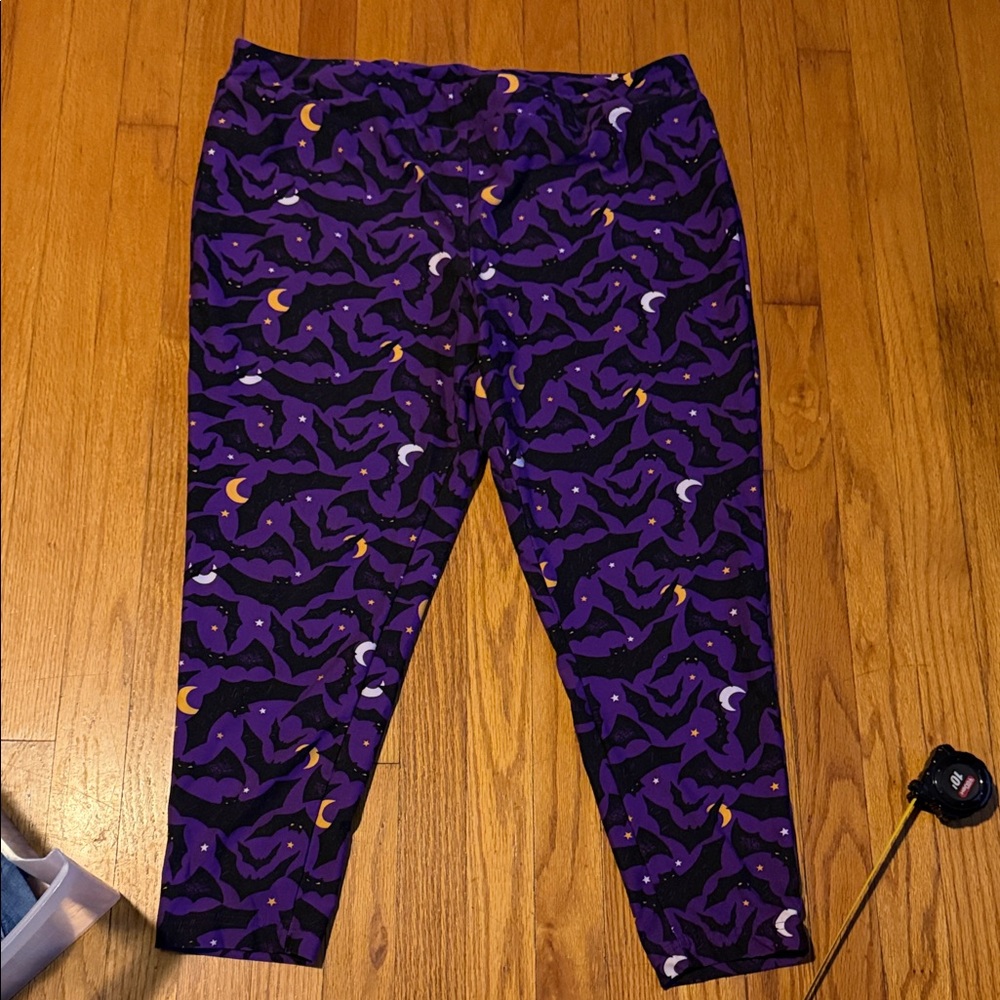 Women’s Purple Leggings with Bats, Moon and Star Pattern 2X